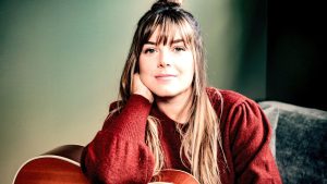 Mandy Cole - Folk Singer Song Writer